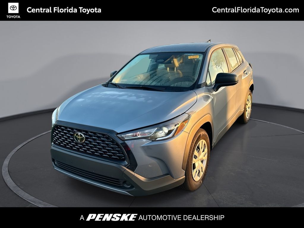 Certified 2025 Toyota Corolla Cross L FWD image 1