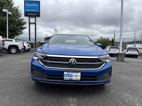 Used 2024 Volkswagen Jetta SE FWD image 8