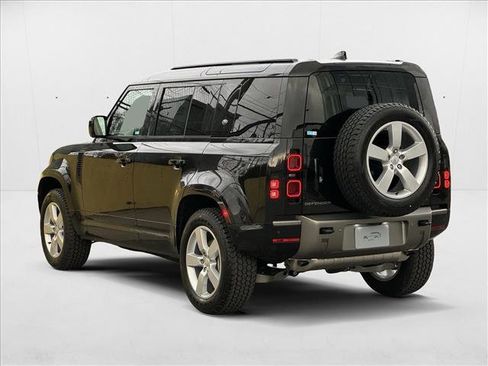 New 2024 Land Rover Defender 110 X-Dynamic SE image 9