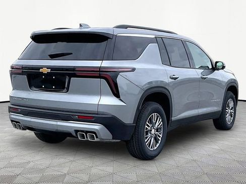 New 2026 Chevrolet Traverse LT w/ Driver Confidence Package AWD/4WD image 6