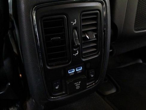 Used 2018 Jeep Grand Cherokee Limited image 17