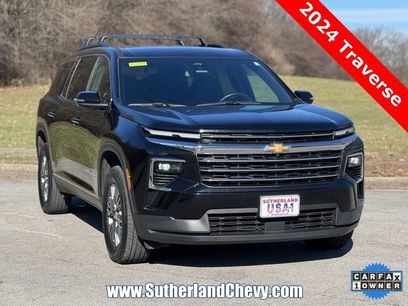 Used 2024 Chevrolet Traverse LT w/ Trailering Package