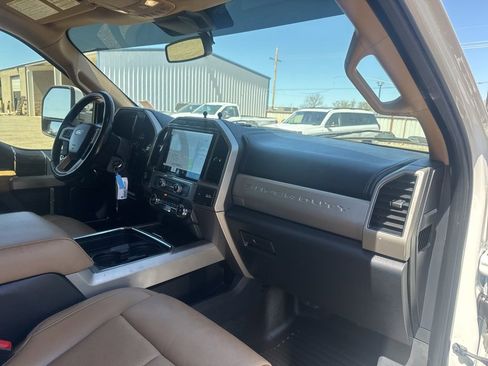 Used 2022 Ford F350 Lariat w/ Lariat Value Package image 40