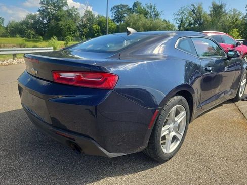 Used 2016 Chevrolet Camaro LT RWD image 3