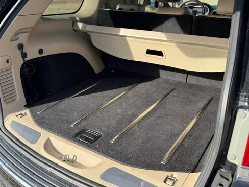 Used 2017 Jeep Grand Cherokee Limited w/ Luxury Group II image 11