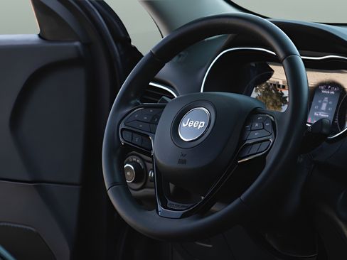 Used 2019 Jeep Cherokee Latitude Plus image 13