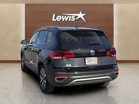 Used 2024 Volkswagen Taos SE image 3