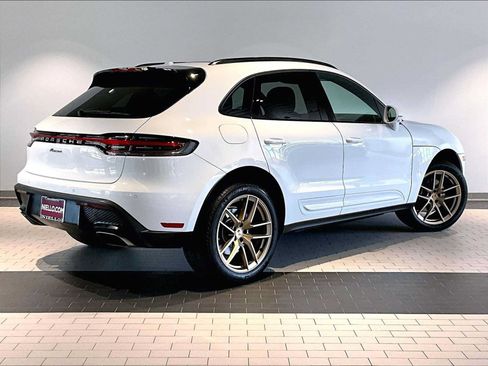 Used 2026 Porsche Macan AWD/4WD image 10