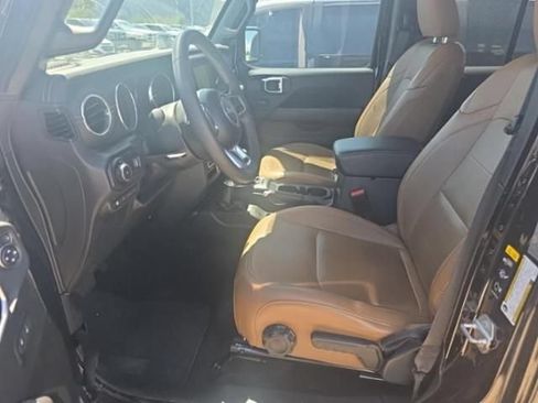 Used 2023 Jeep Wrangler Unlimited Sahara AWD/4WD image 2