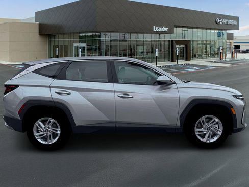 New 2026 Hyundai Tucson SE FWD image 9