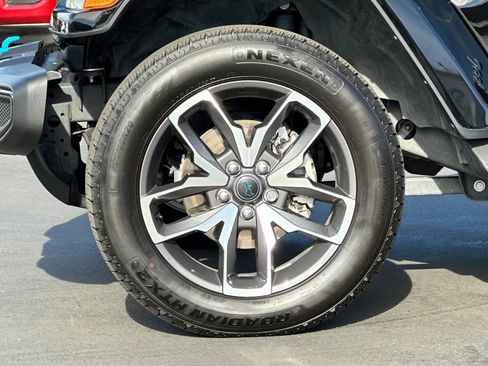 Used 2024 Jeep Wrangler Unlimited image 31
