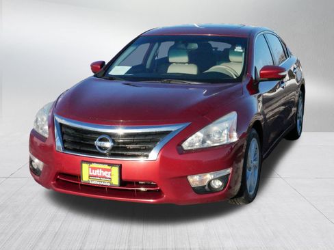 Used 2015 Nissan Altima 2.5 SL w/ Moonroof Package image 2