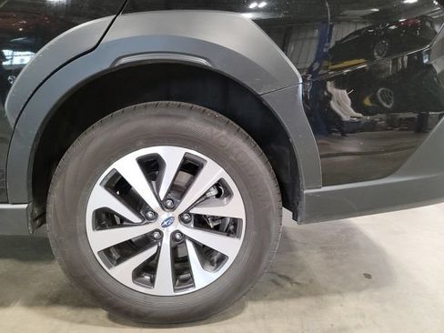 Used 2025 Subaru Outback Premium AWD/4WD image 13