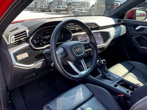 Used 2022 Audi Q3 2.0T Premium Plus w/ Premium Plus Package AWD/4WD image 13
