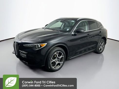 Used 2018 Alfa Romeo Stelvio Ti image 5