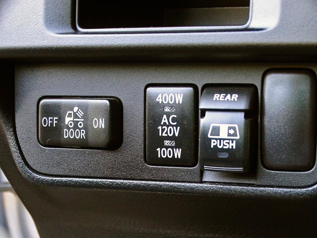 Used 2017 Toyota Tacoma TRD Sport w/ Tow Package (A/T) AWD/4WD image 21
