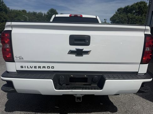 Used 2018 Chevrolet Silverado 1500 Custom w/ Custom Value Package AWD/4WD image 8