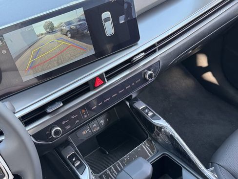 New 2025 Kia Sorento S image 11