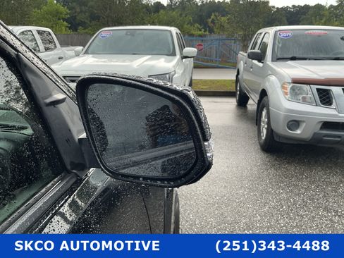 Used 2022 Toyota Tacoma SR5 w/ Technology Package RWD image 10