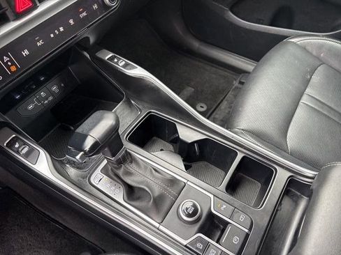 Used 2024 Kia Sorento S image 28