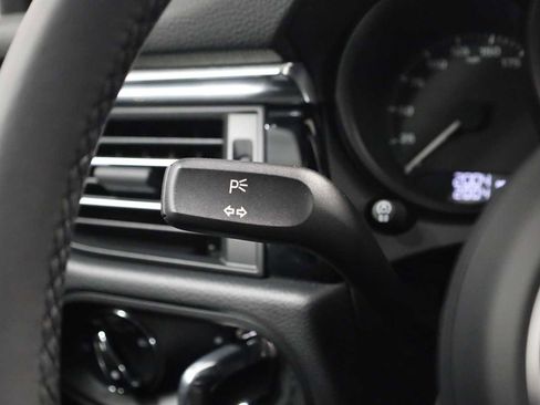 Certified 2026 Porsche Macan image 31