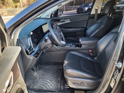 Used 2024 Kia Sportage EX image 11