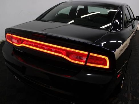 Used 2013 Dodge Charger SE image 6