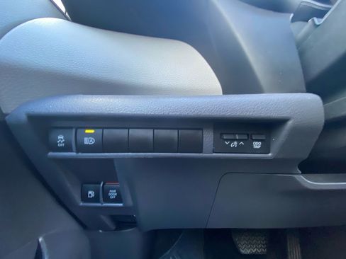 Used 2023 Toyota Sienna LE w/ LE Plus Package FWD image 12