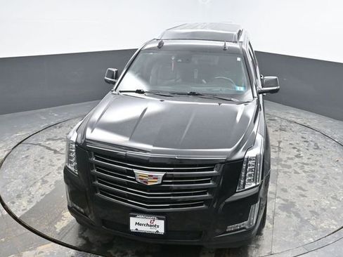 Used 2020 Cadillac Escalade ESV Platinum w/ Escalade Sport Edition image 38