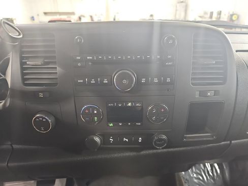 Used 2013 Chevrolet Silverado 2500 LT w/ Interior Plus Package AWD/4WD image 23