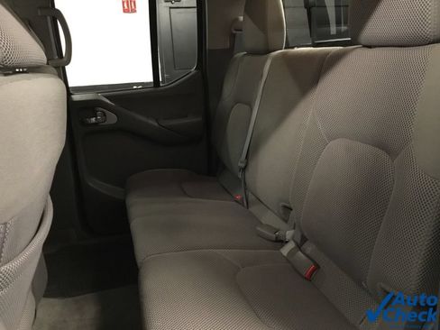 Used 2015 Nissan Frontier SV AWD/4WD image 29