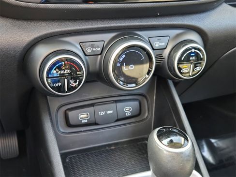 Certified 2023 Hyundai Venue SEL w/ Cargo Package image 20