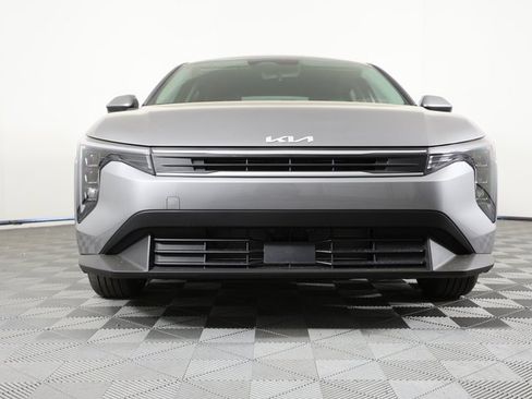New 2025 Kia K4 LXS image 2