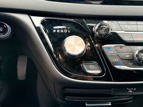 Used 2026 Chrysler Pacifica Select image 18