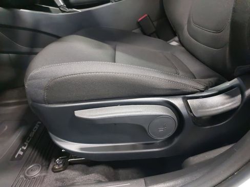 Used 2025 Hyundai Tucson SE AWD/4WD image 28