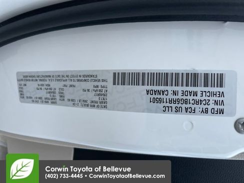 Used 2024 Chrysler Pacifica Touring-L FWD image 23