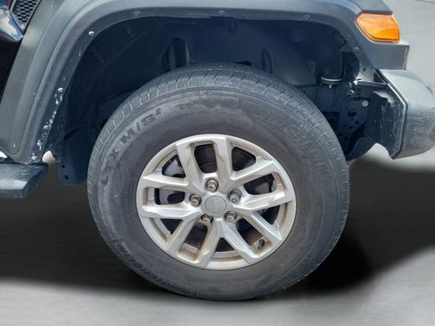 Used 2023 Jeep Wrangler Sport S image 8