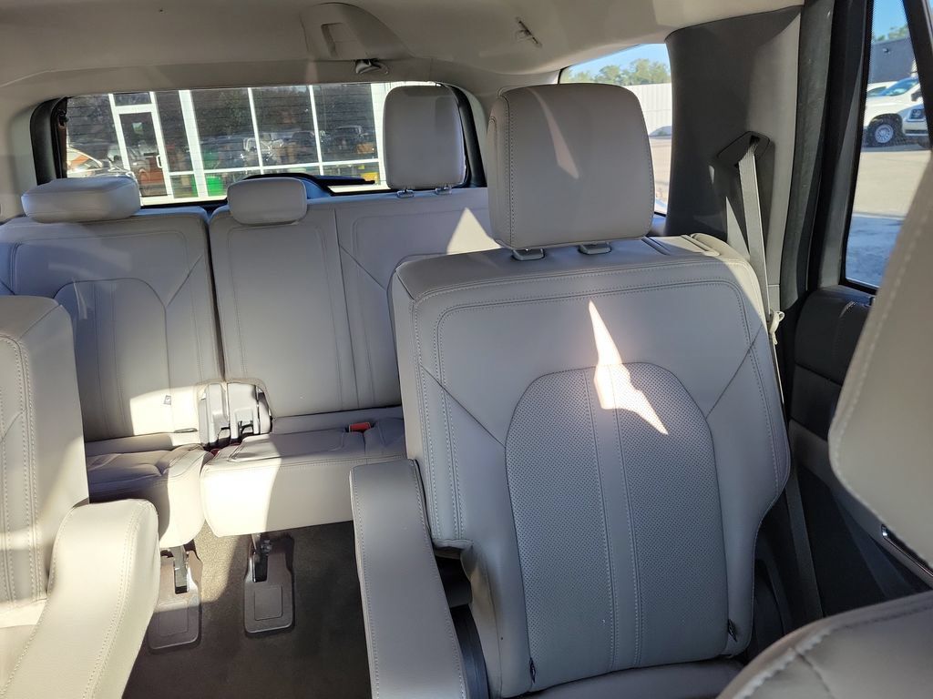 Used 2021 Ford Expedition Limited RWD image 18