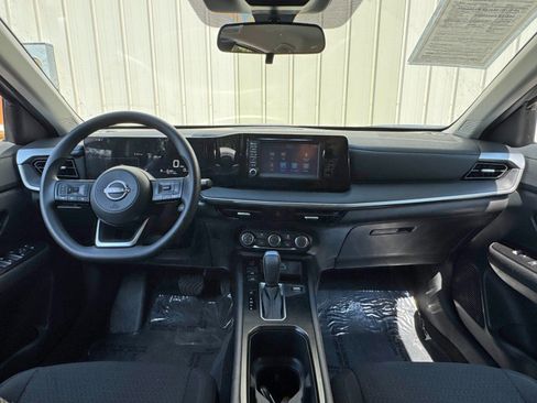Used 2025 Nissan Kicks S FWD image 11