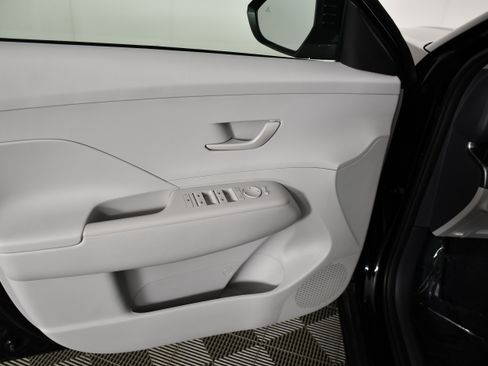 Used 2025 Hyundai Kona SEL AWD/4WD image 35