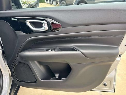 New 2026 Jeep Compass Latitude AWD/4WD image 16