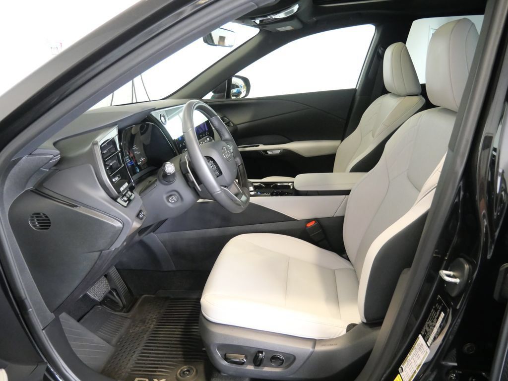 Used 2025 Lexus RX 350 Premium w/ Accessory Package AWD/4WD image 15