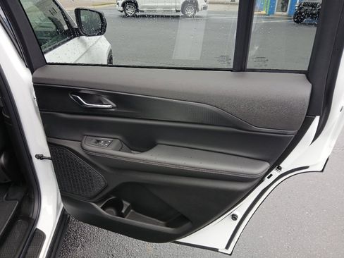 New 2025 Jeep Grand Cherokee L Laredo w/ Luxury Tech Group I image 34