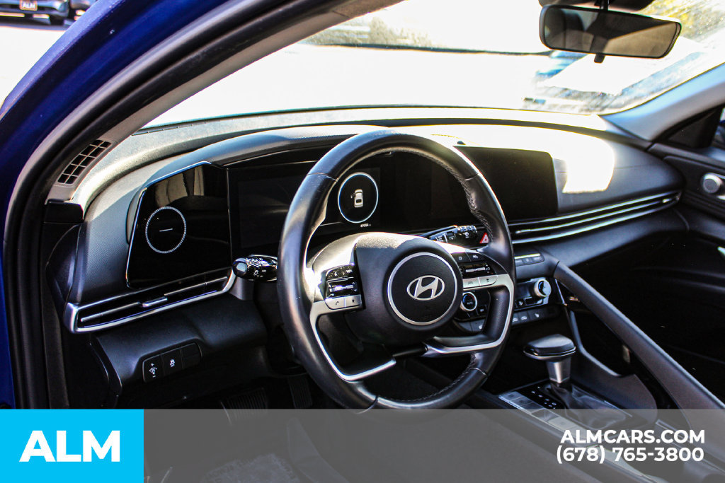 Used 2025 Hyundai Elantra SEL FWD image 27