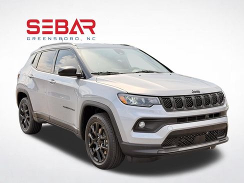 Used 2023 Jeep Compass Latitude AWD/4WD image 6