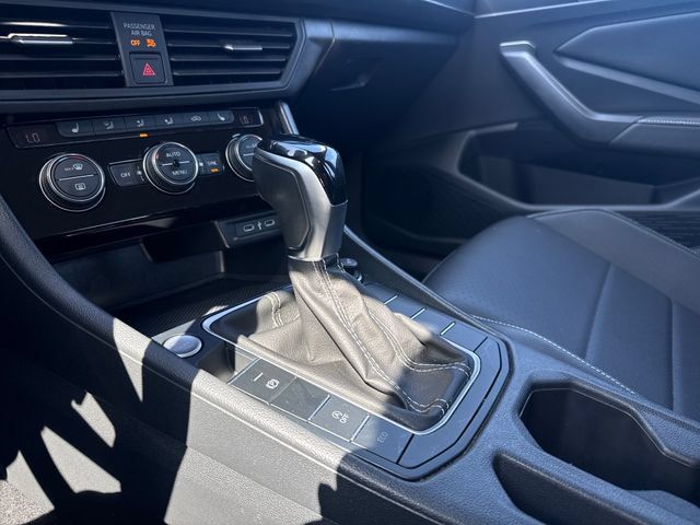 Used 2024 Volkswagen Jetta SE FWD image 23