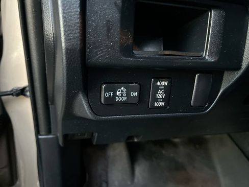 Used 2016 Toyota Tacoma Limited w/ Towing Package AWD/4WD image 13