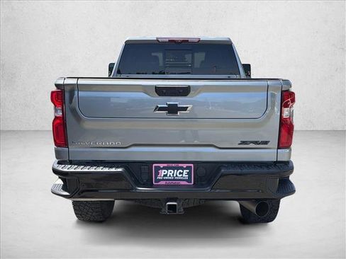 Used 2024 Chevrolet Silverado 2500 ZR2 w/ Technology Package AWD/4WD image 6