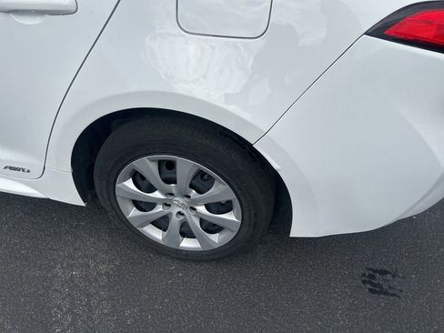 Used 2024 Toyota Corolla LE AWD/4WD image 16