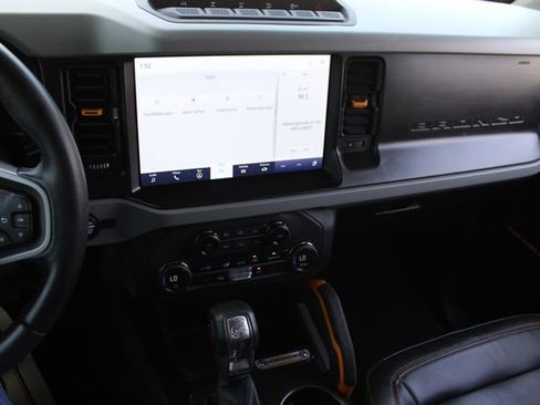 Used 2023 Ford Bronco Badlands w/ Sasquatch Package AWD/4WD image 14
